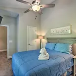 Lovely Helen Townhome With Golf Course Views!