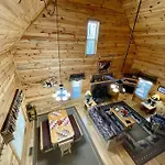 2 Bed Cabin Hot Tub Close To Helen #16
