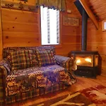 Cozy Cabin W/ Fireplace 3 Minutes To Helen! #2.