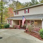 Spacious Home In Helen With Porch And Balcony!