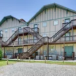 Less Than 1 Mi To Tubing Sleek Condo In Downtown Helen