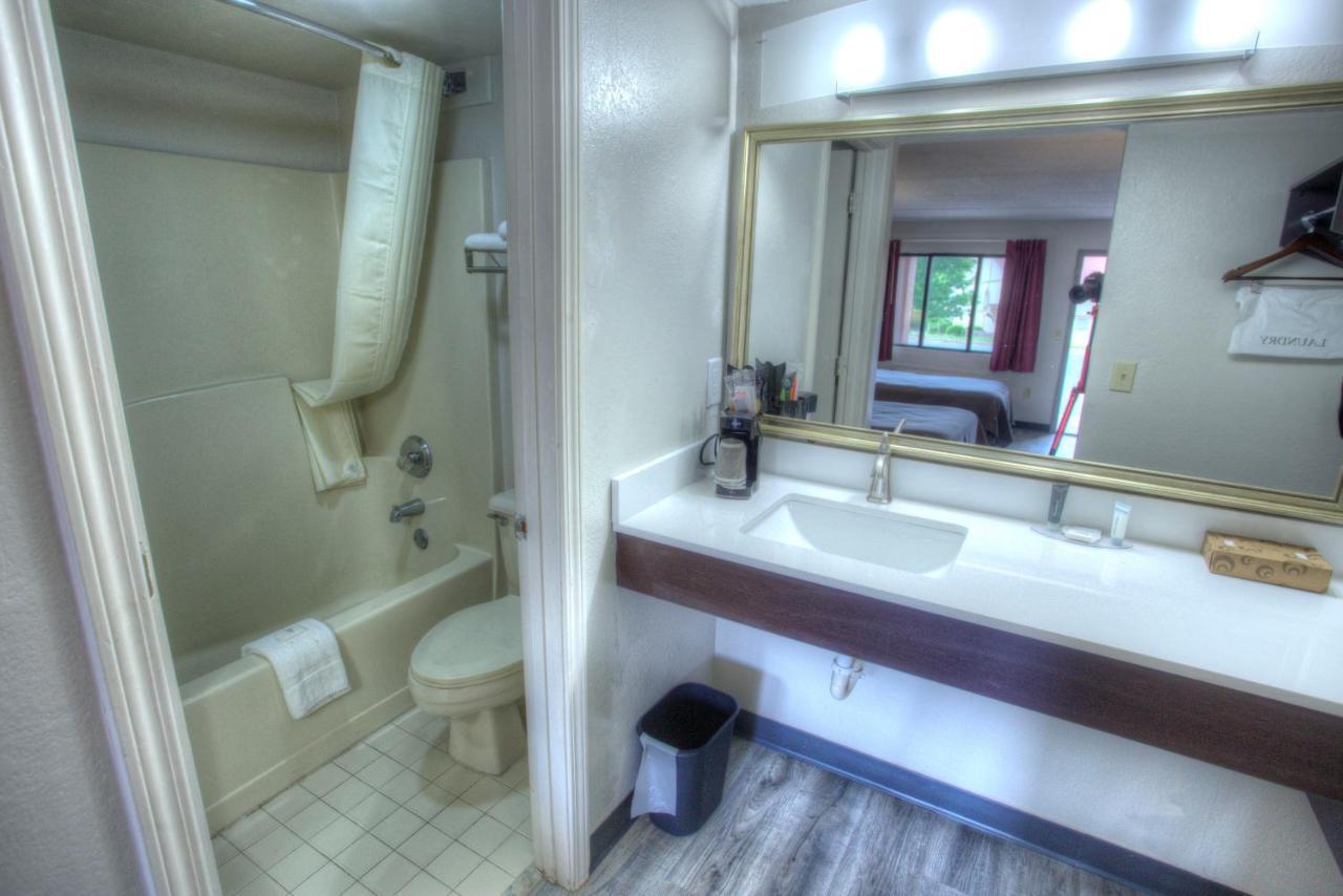 Inn Budgetel And