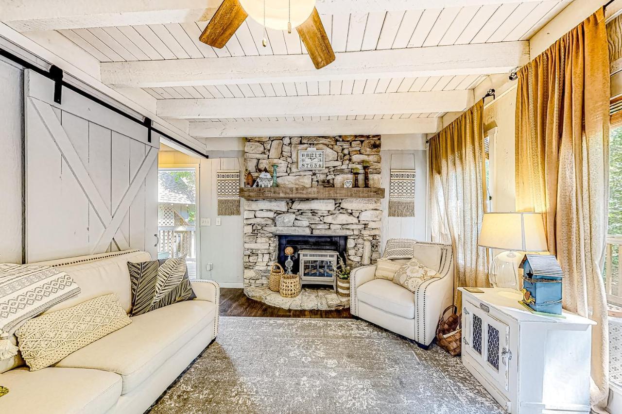 Holiday home Honey Bear Hideaway *