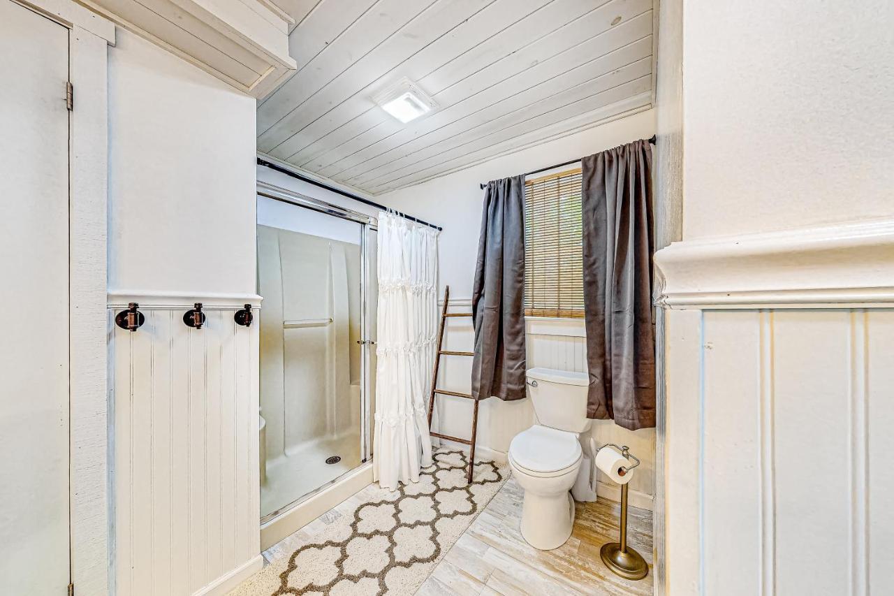 Honey Bear Hideaway