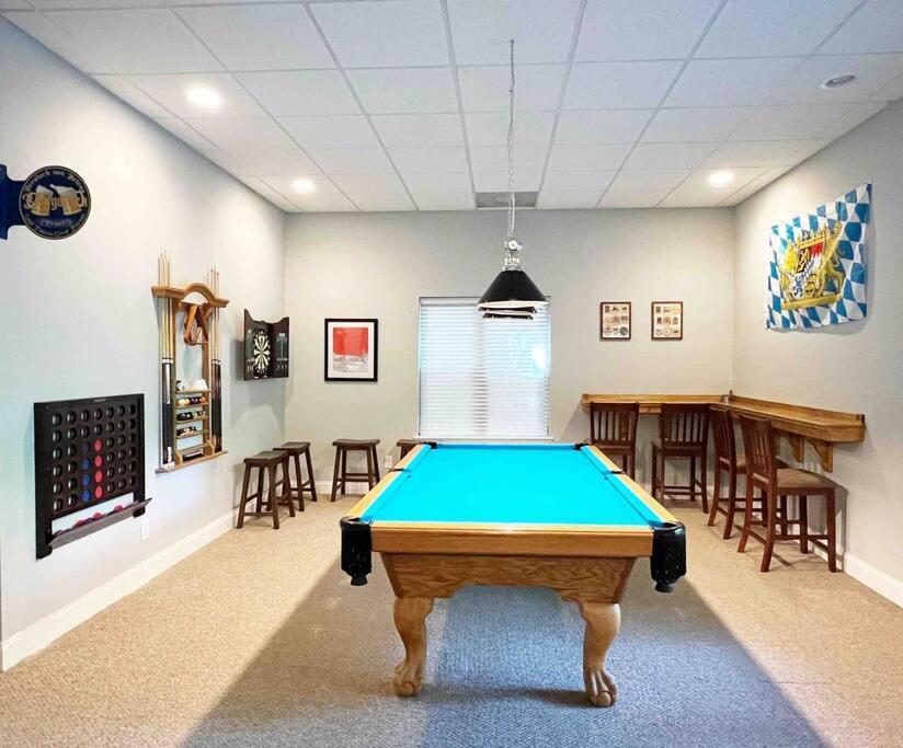 Peaceful Treetop Escape! Pool Table, Grill, Games, Sleeps 10! Helen