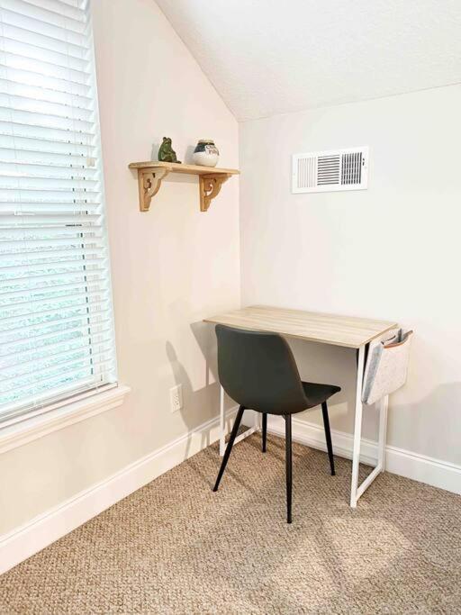 Peaceful Treetop Escape! Pool Table, Grill, Games, Sleeps 10!