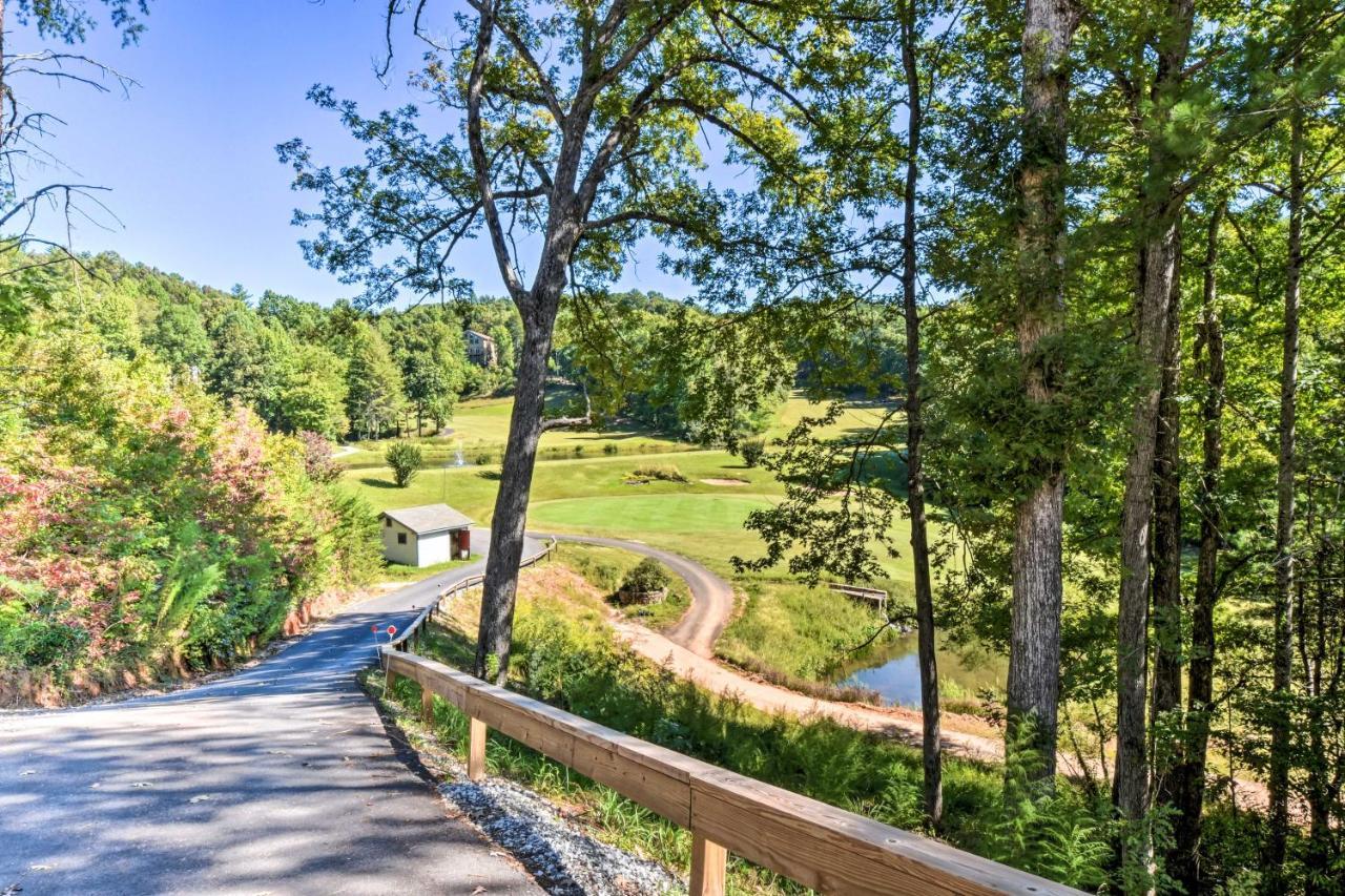 Lovely Townhome With Golf Course Views! Holiday home
