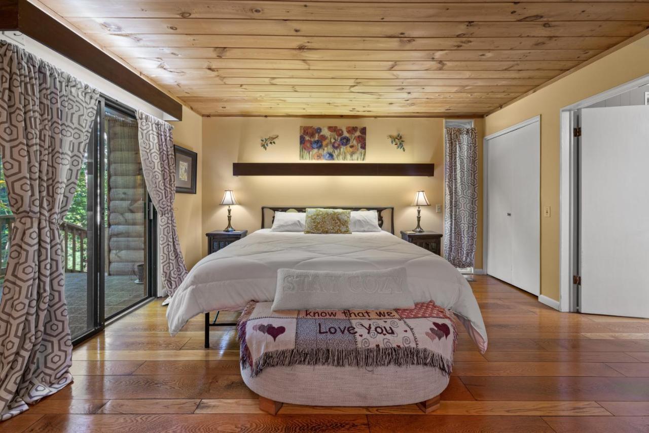 Mountain View Helen! Luxury Retreat In Downtown Helen!