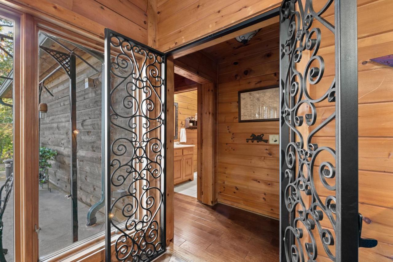 Mountain View Helen! Luxury Retreat In Downtown Helen! Holiday home Helen