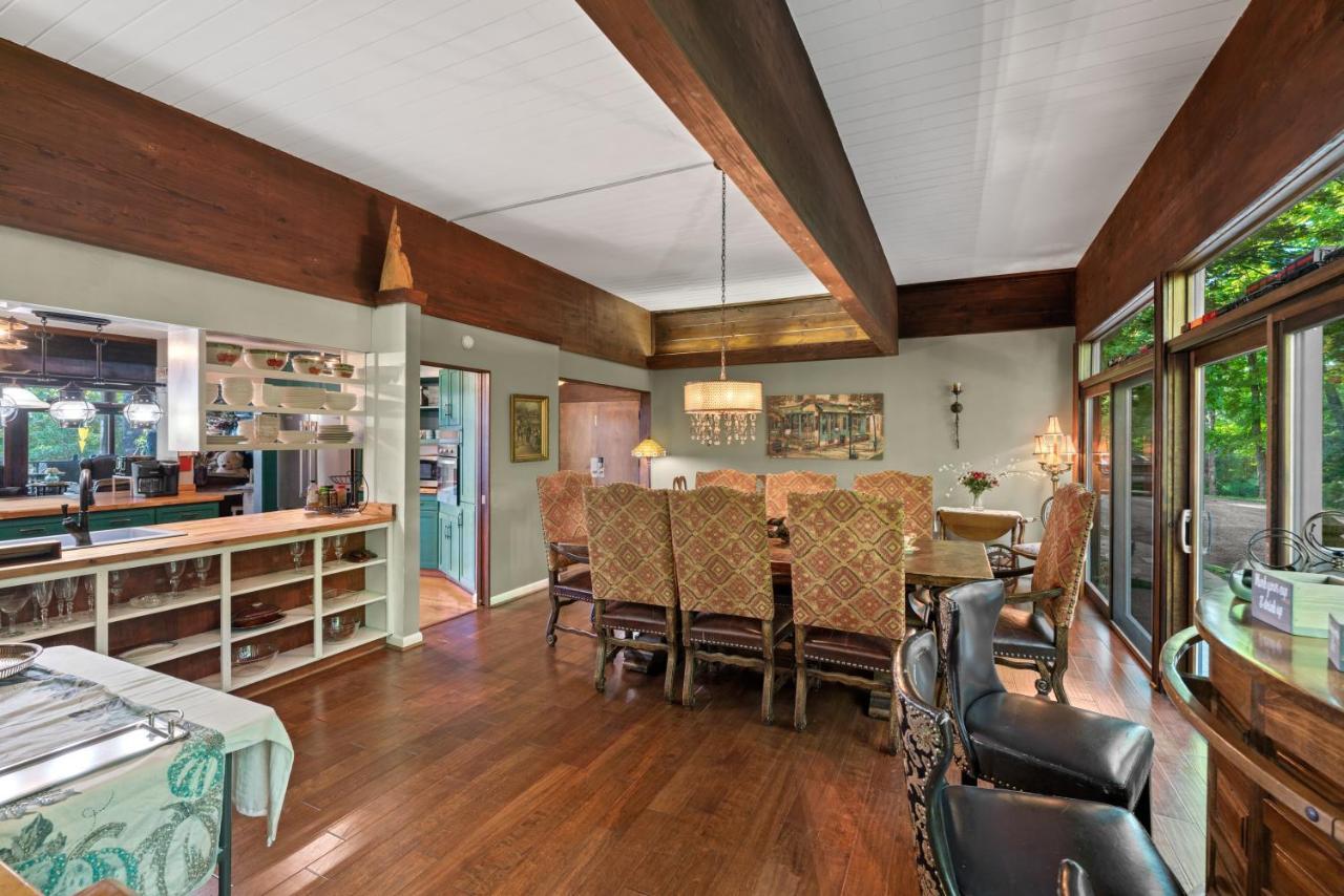 Mountain View Helen! Luxury Retreat In Downtown Helen! Holiday home