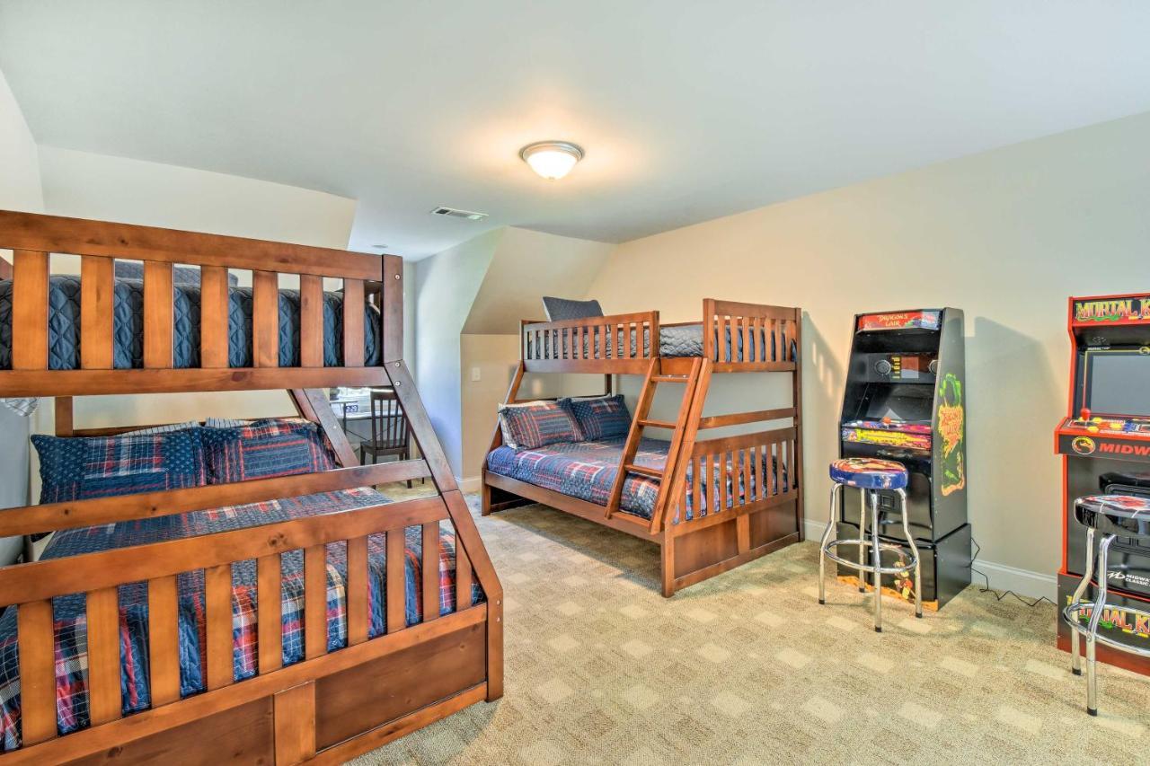 Retreat With Hot Tub, 2 Mi To Downtown! Holiday home Helen