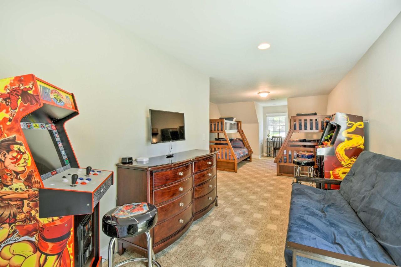 Retreat With Hot Tub, 2 Mi To Downtown! Holiday home Helen