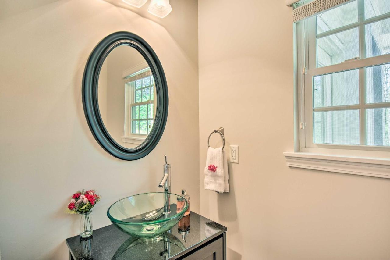 Retreat With Hot Tub, 2 Mi To Downtown! Holiday home Helen