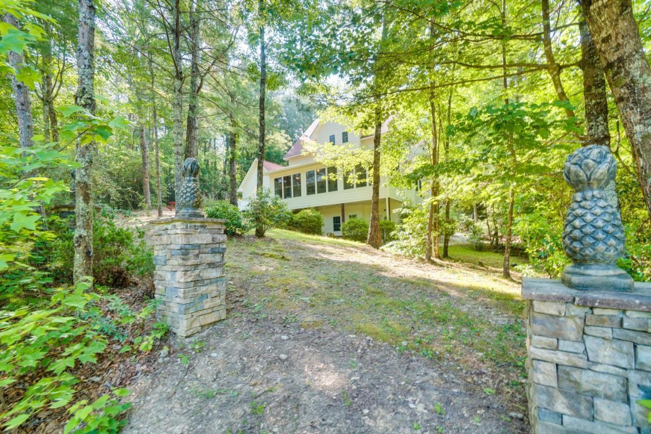 Holiday home Retreat With Hot Tub, 2 Mi To Downtown! *