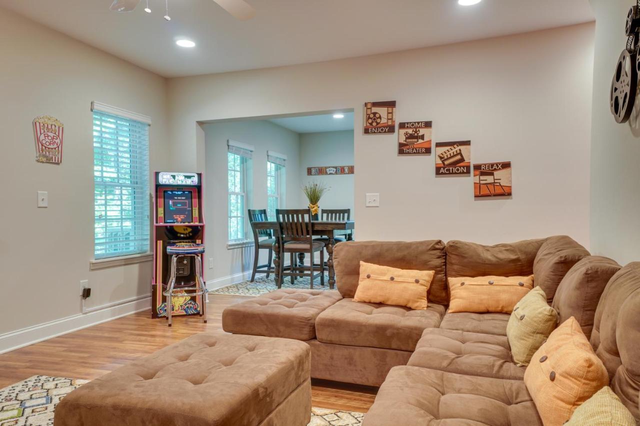 Holiday home Retreat With Hot Tub, 2 Mi To Downtown! *