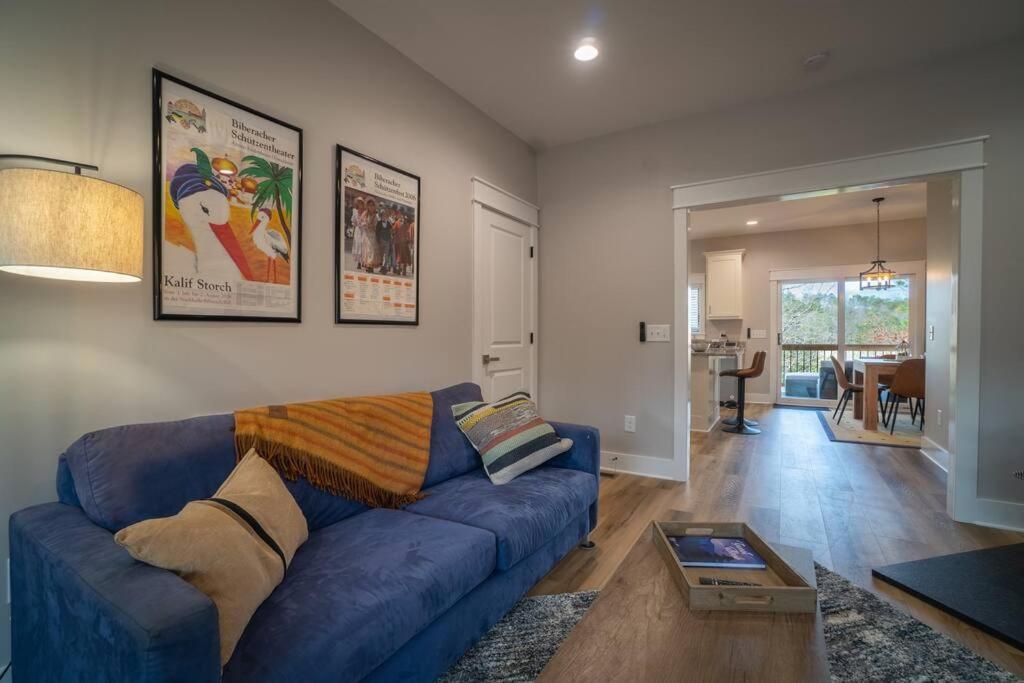 Holiday home Walk To Downtown-gated Golf