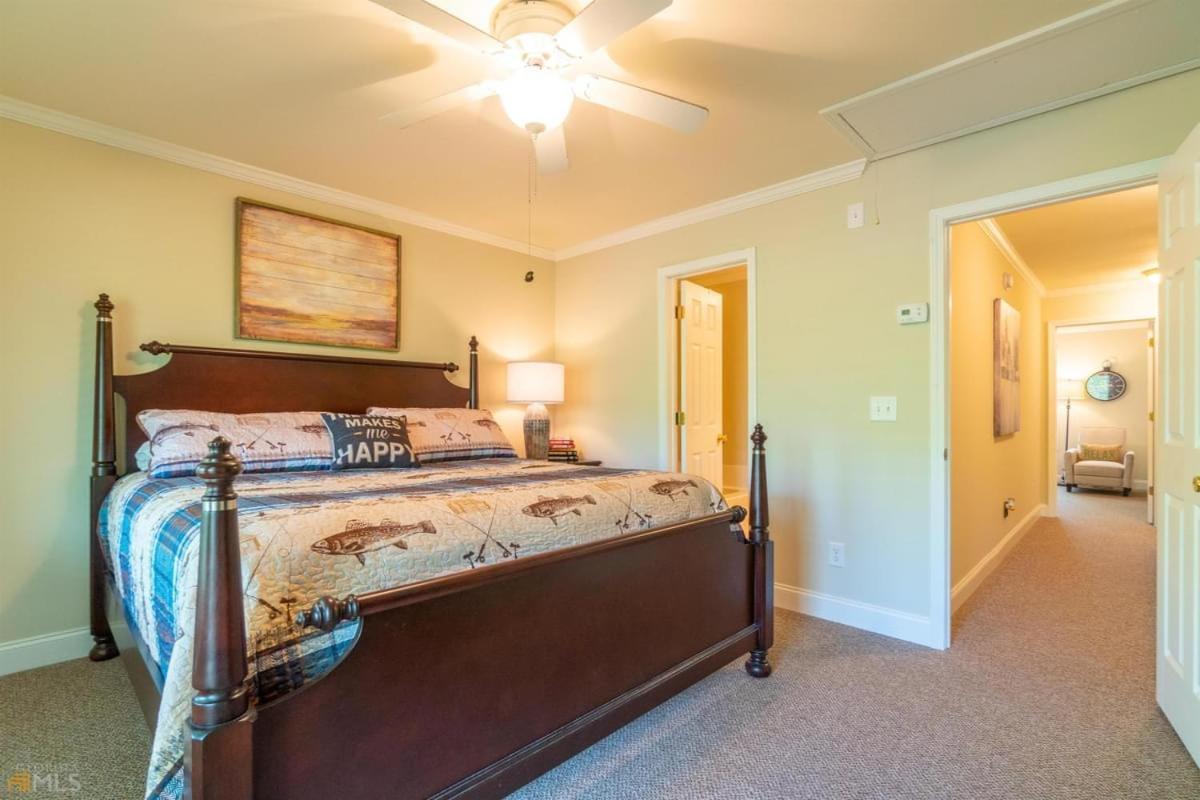 Holiday home Riverfront Within Walking Distance Of *