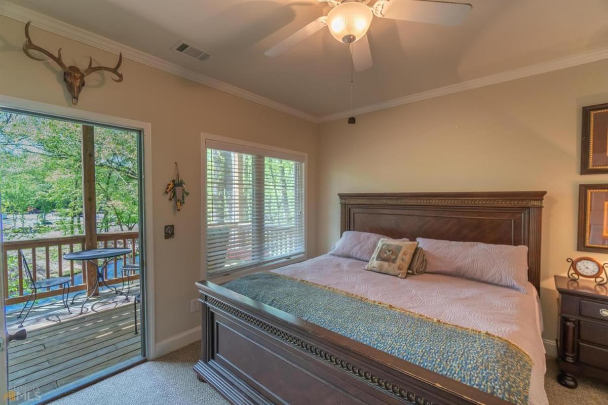 Holiday home Riverfront Within Walking Distance Of *