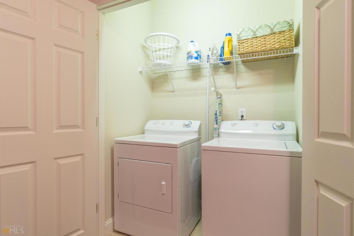 Holiday home Riverfront Within Walking Distance Of *