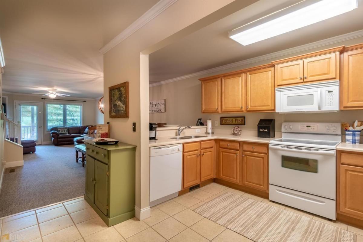 Holiday home Riverfront Within Walking Distance Of