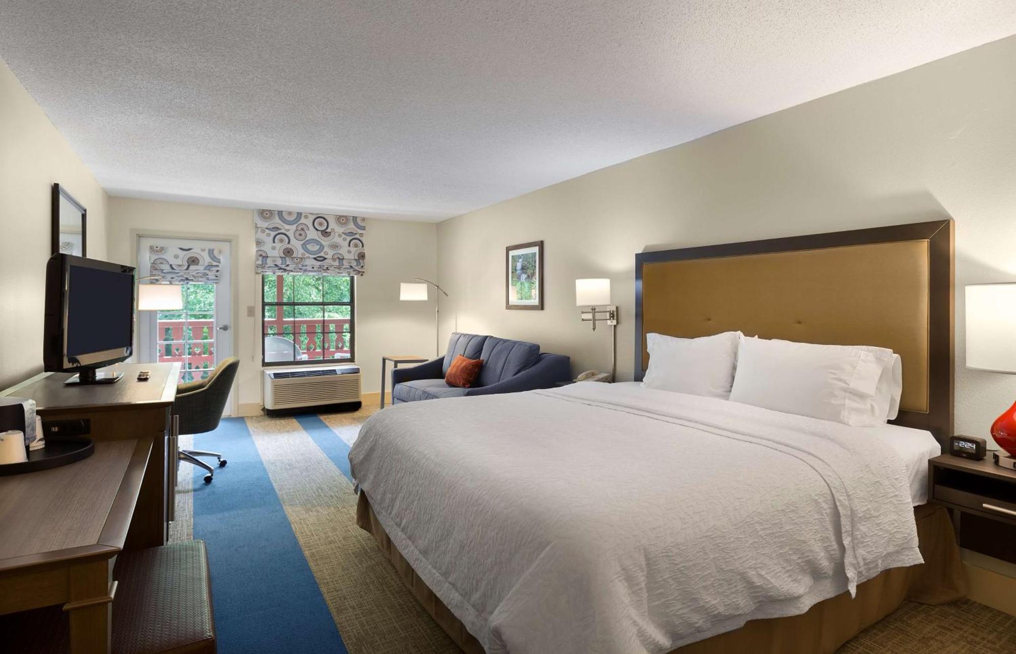 Hampton 3*