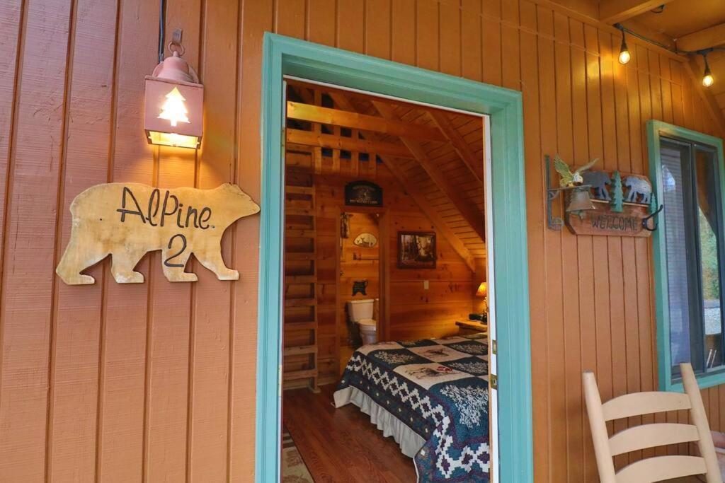 Cozy W/ Fireplace 3 Minutes To Helen! #2. Holiday home