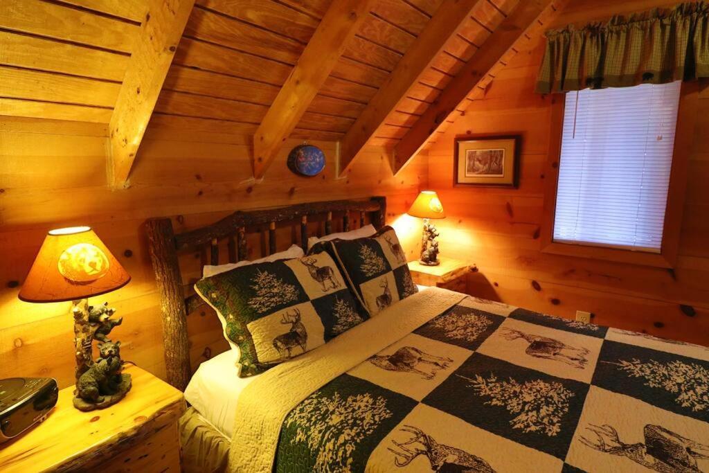 Cozy W/ Fireplace 3 Minutes To Helen! #2. Holiday home Helen
