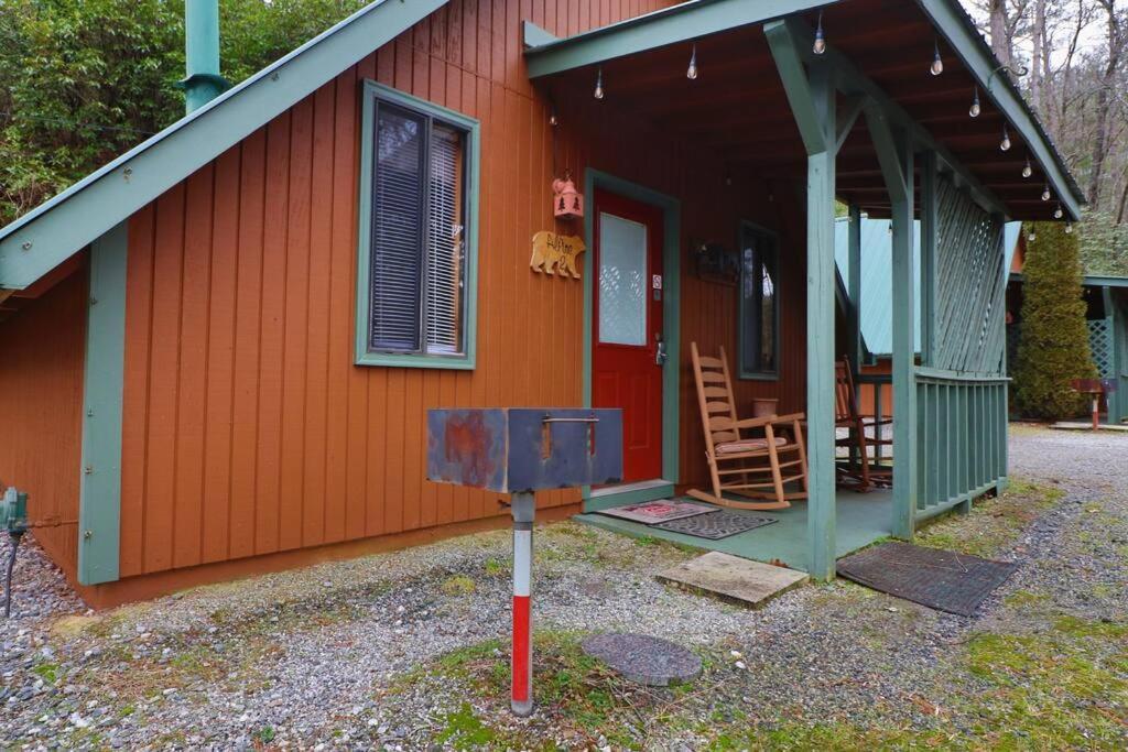 Holiday home Cozy W/ Fireplace 3 Minutes To Helen! #2. Helen