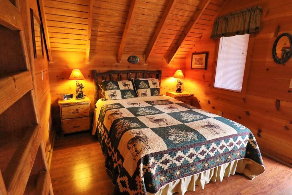 Holiday home Cozy W/ Fireplace 3 Minutes To Helen! #2. Helen