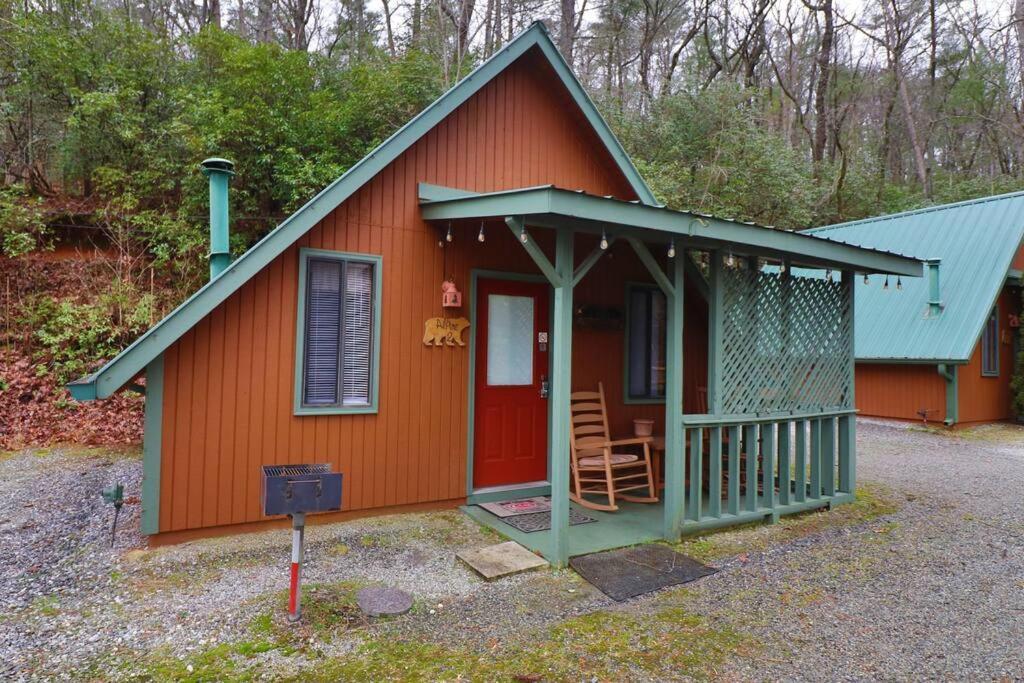 Holiday home Cozy W/ Fireplace 3 Minutes To Helen! #2.