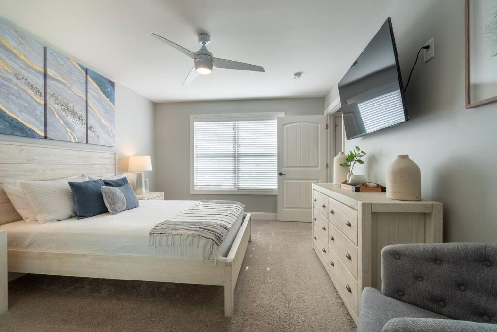 Gorgeous Modern W/hot Tub & Pool Table Holiday home *