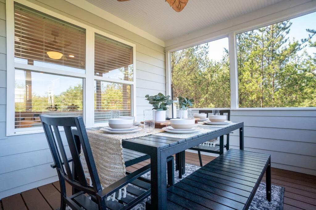 Holiday home Gorgeous Modern W/hot Tub & Pool Table