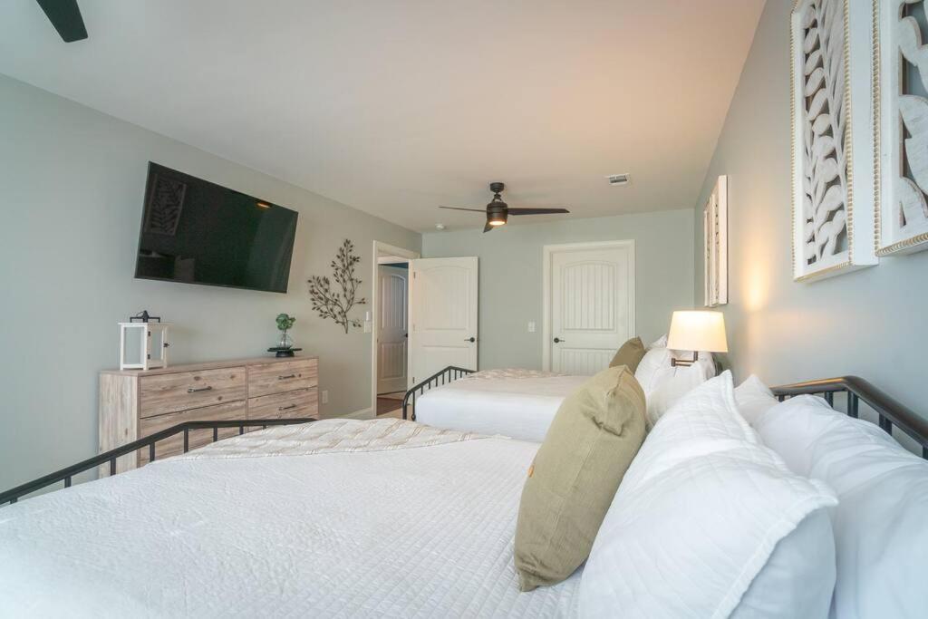 Holiday home Gorgeous Modern W/hot Tub & Pool Table