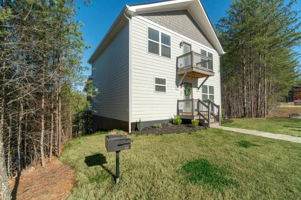 Holiday home Gorgeous Modern W/hot Tub & Pool Table