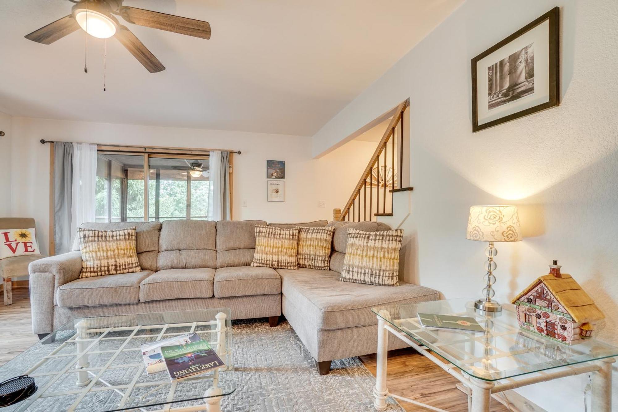 Apartment Spacious Rustic Abode About Half Mi From Tubing! *
