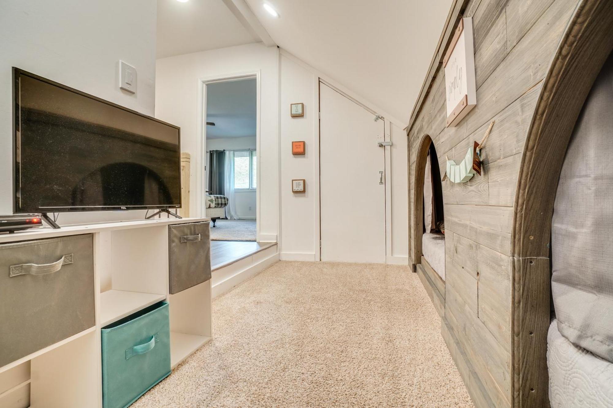 Spacious Rustic Abode About Half Mi From Tubing! *