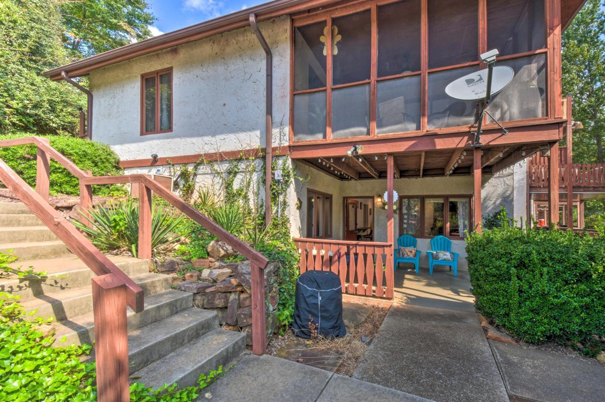 Spacious Rustic Abode About Half Mi From Tubing! Apartment Helen