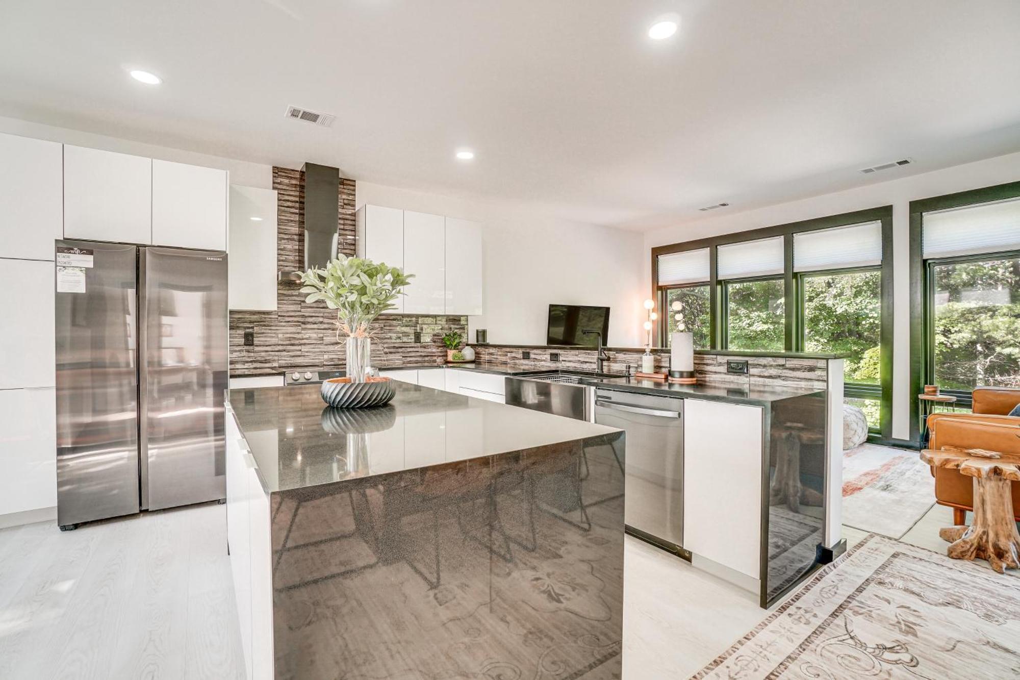 Luxury Modern On Golf Course With Game Room! Holiday home Helen