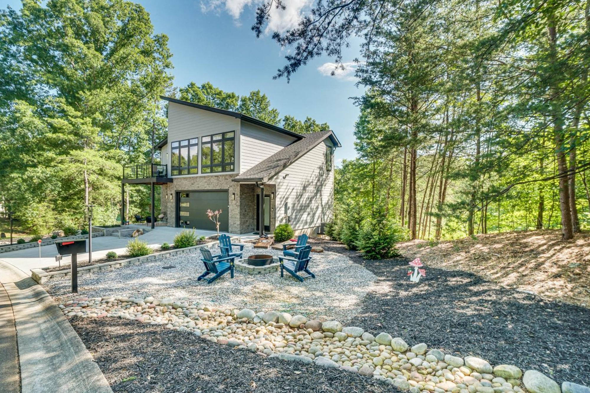 Holiday home Luxury Modern On Golf Course With Game Room! Helen