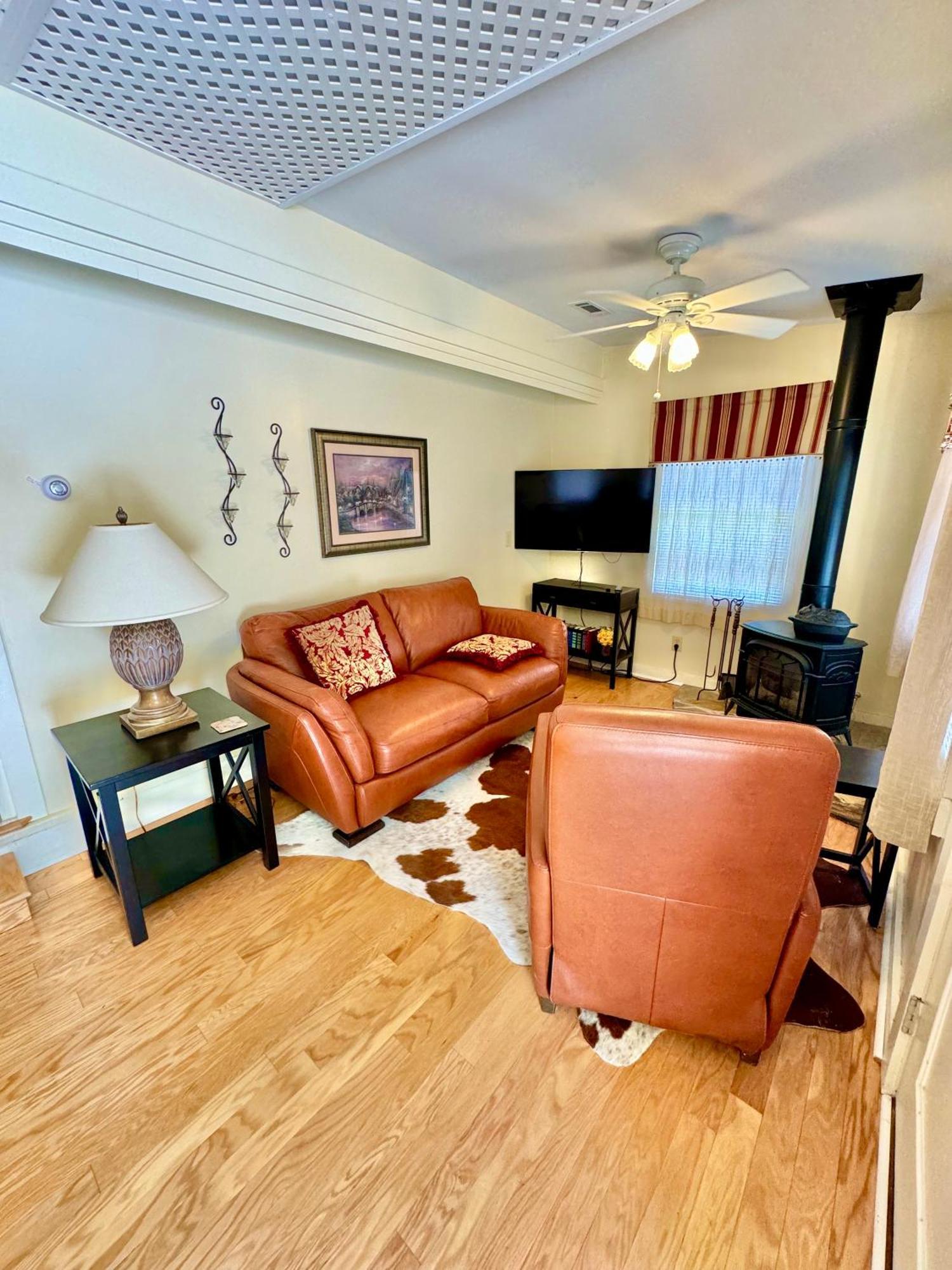 Motel Riverbend &