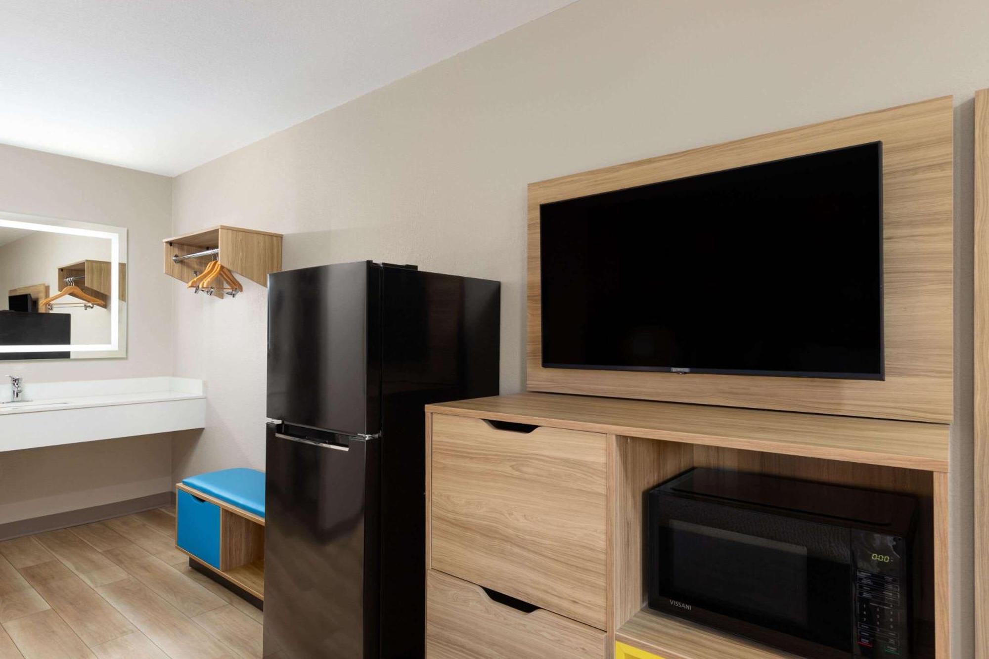 Days By Wyndham Hotel 2*