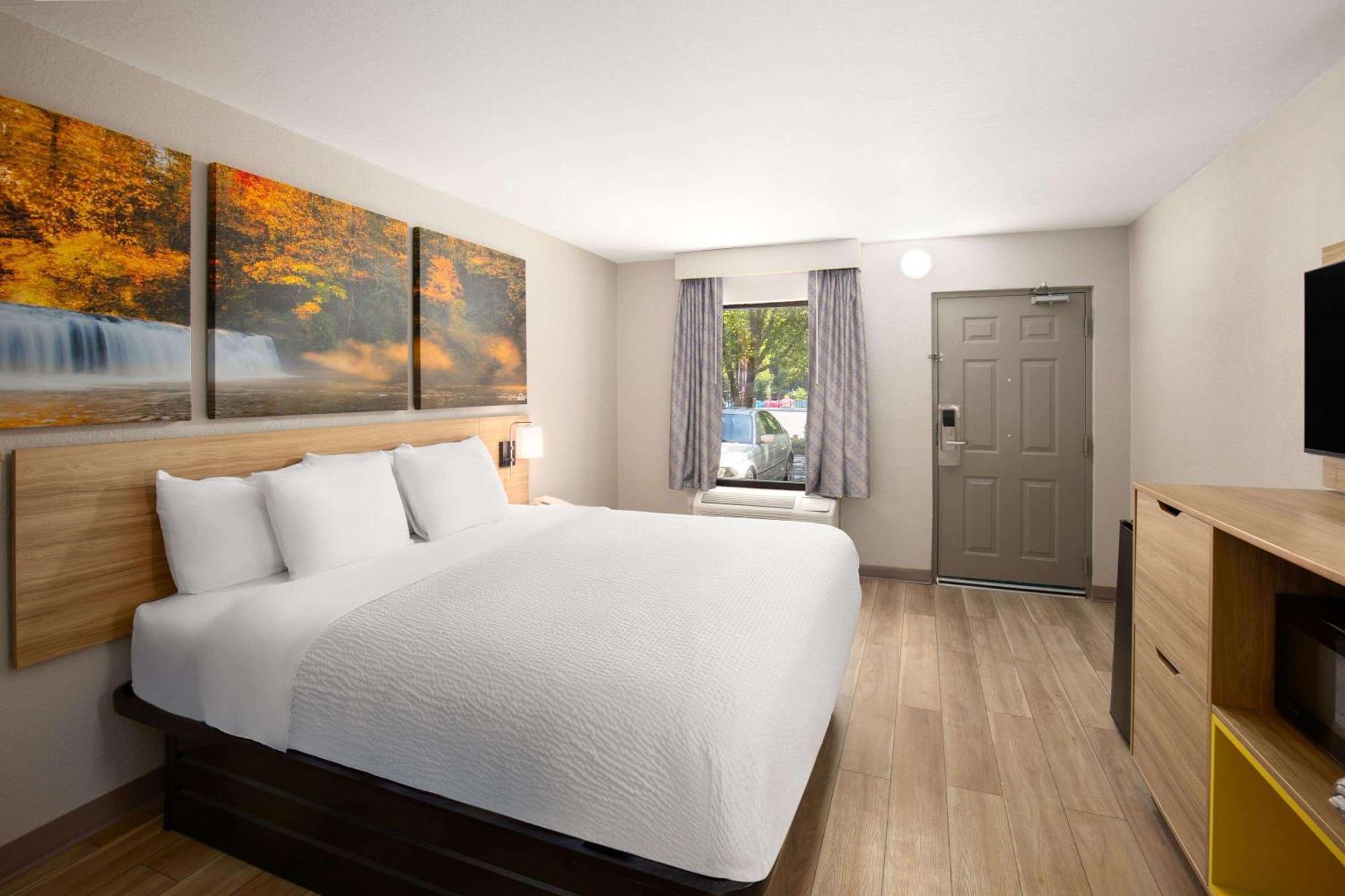 Days By Wyndham Hotel Helen