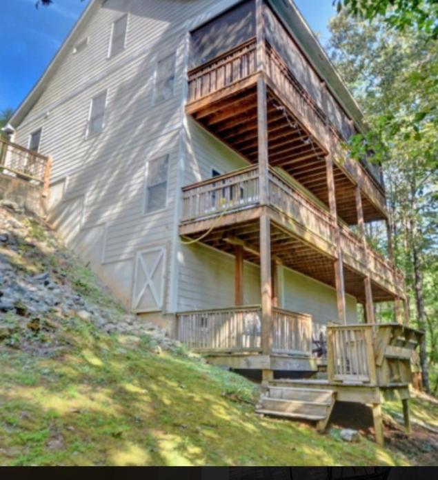 Hilltop Haven * Helen