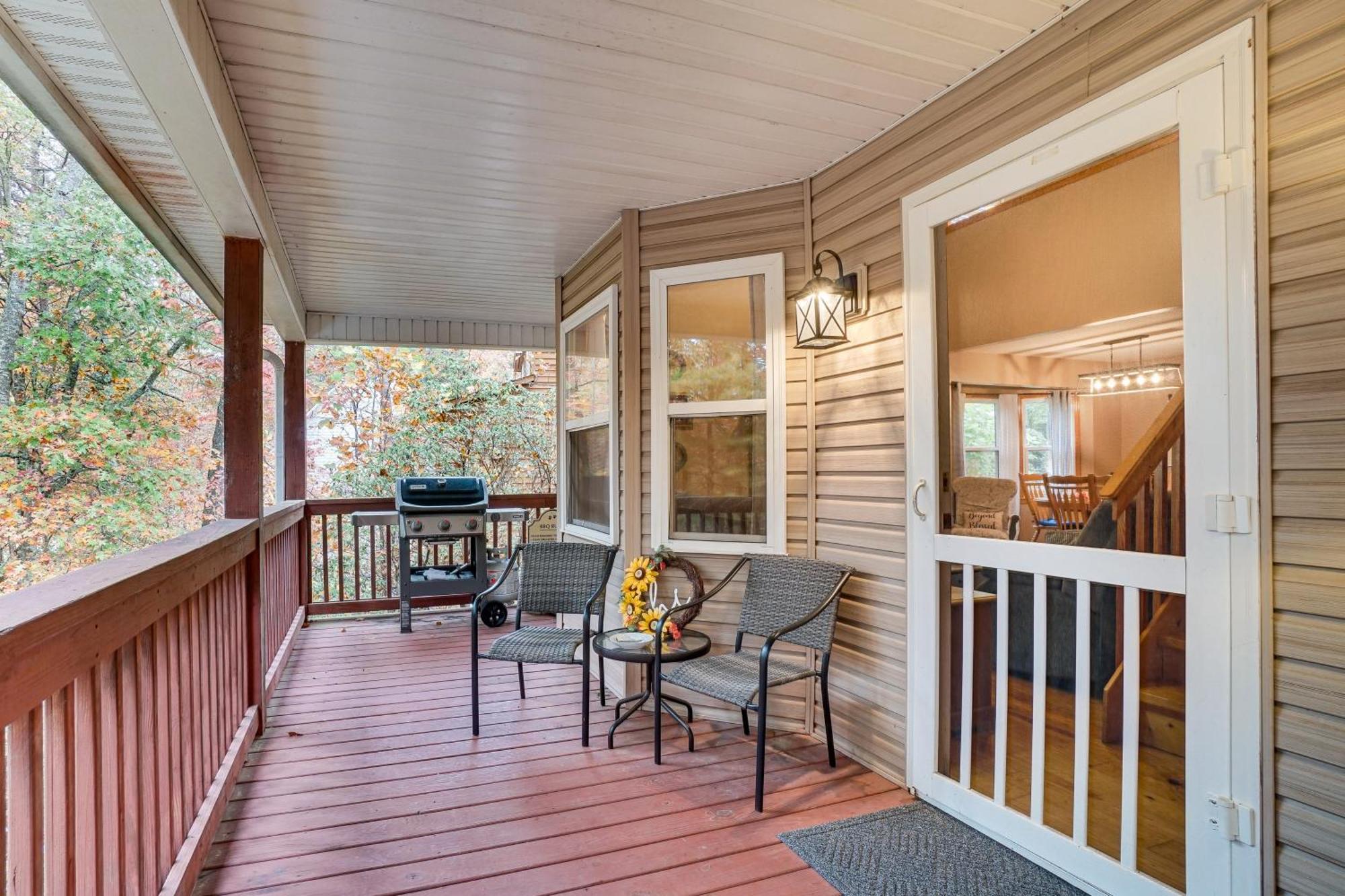 Holiday home Spacious In With Porch And Balcony!