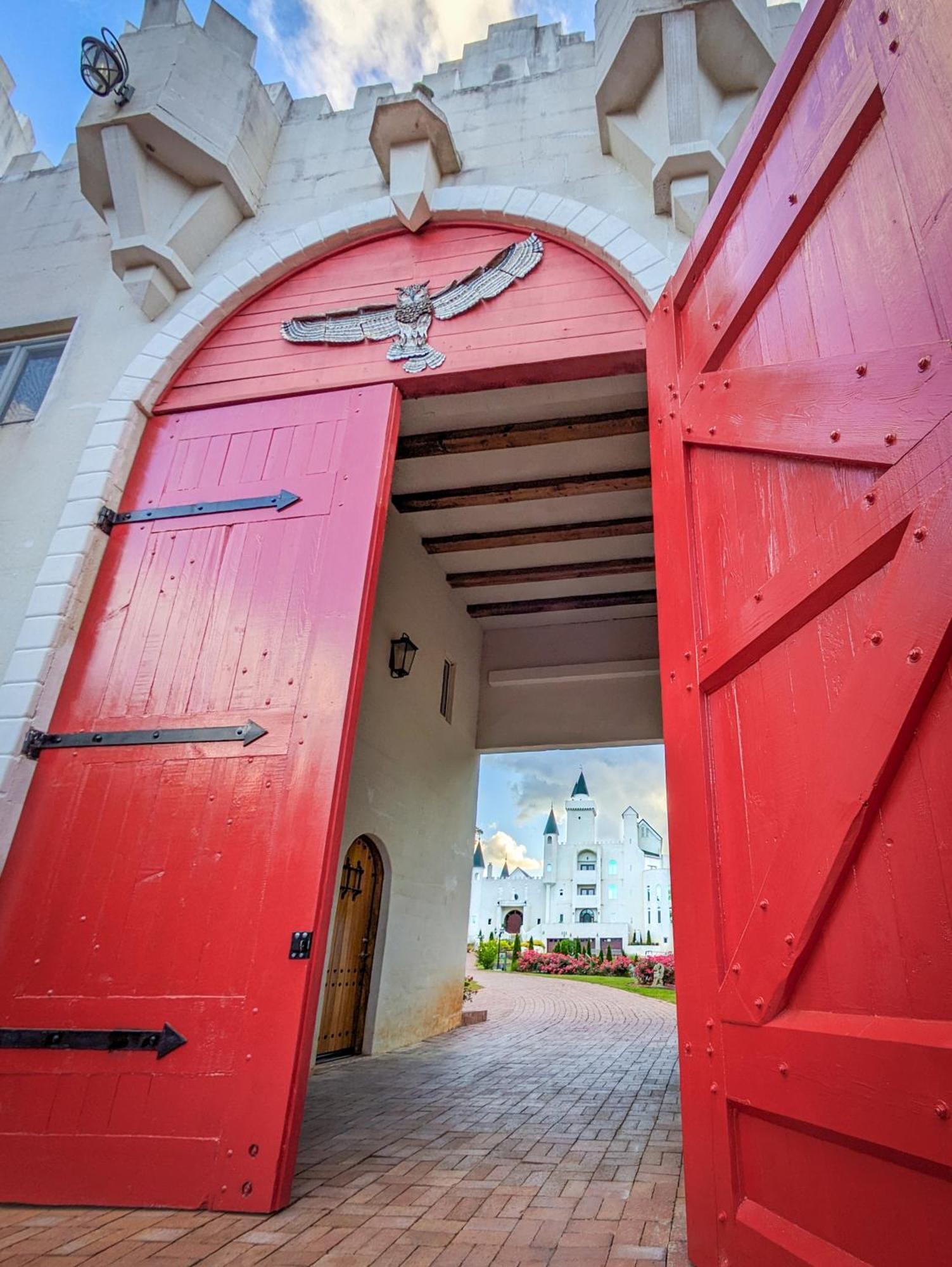 Uhuburg Castle Bed & Breakfast