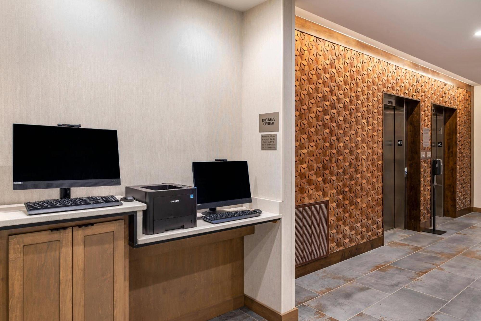 Fairfield & By Marriott 3* Helen