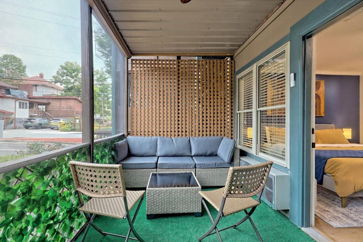 Charming Downtown Getaway * Helen