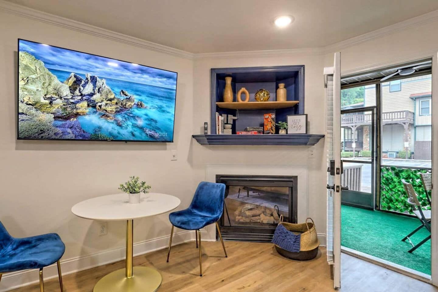 Charming Downtown Getaway Holiday home *