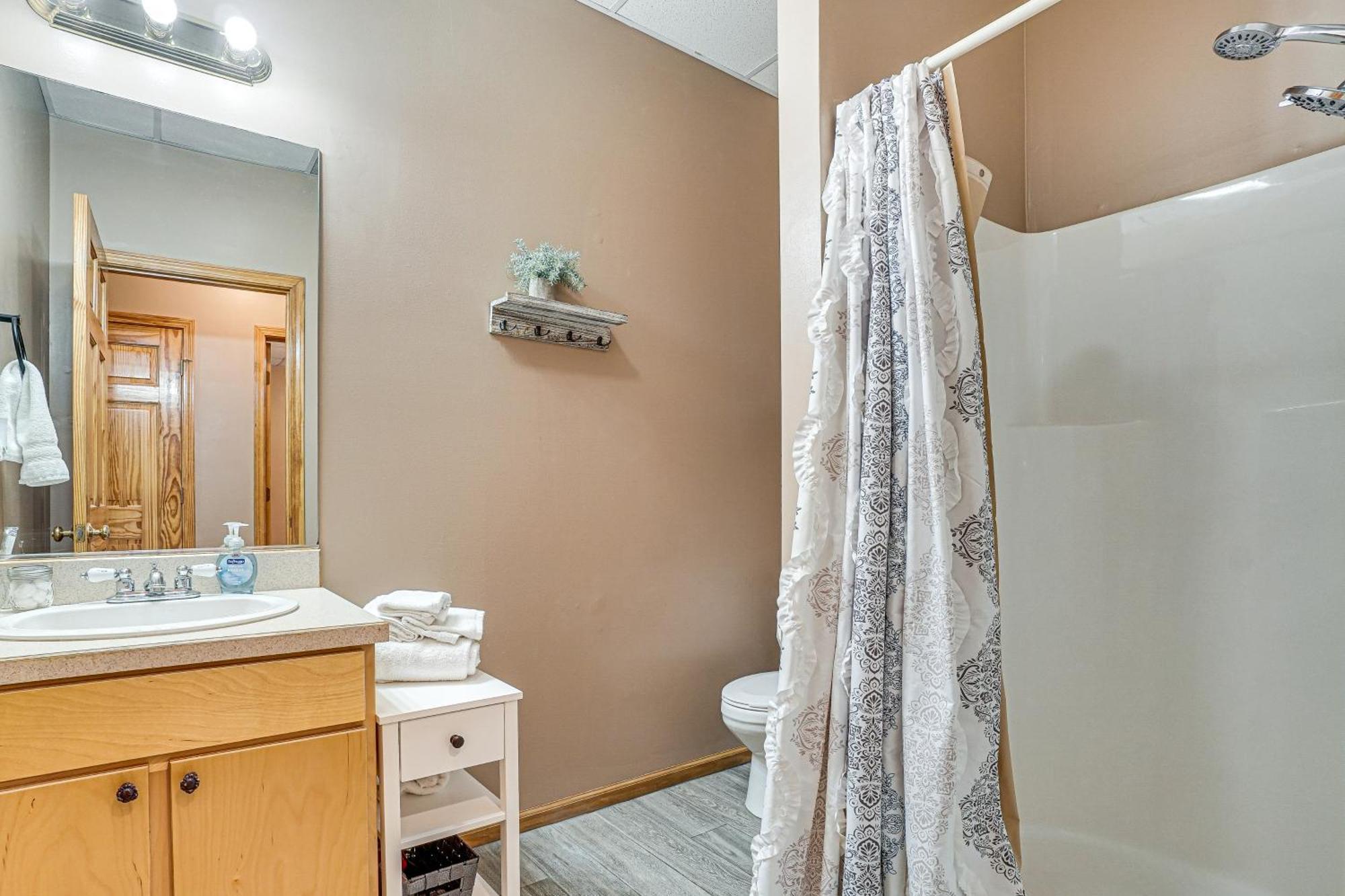 Spacious In With Porch And Balcony!