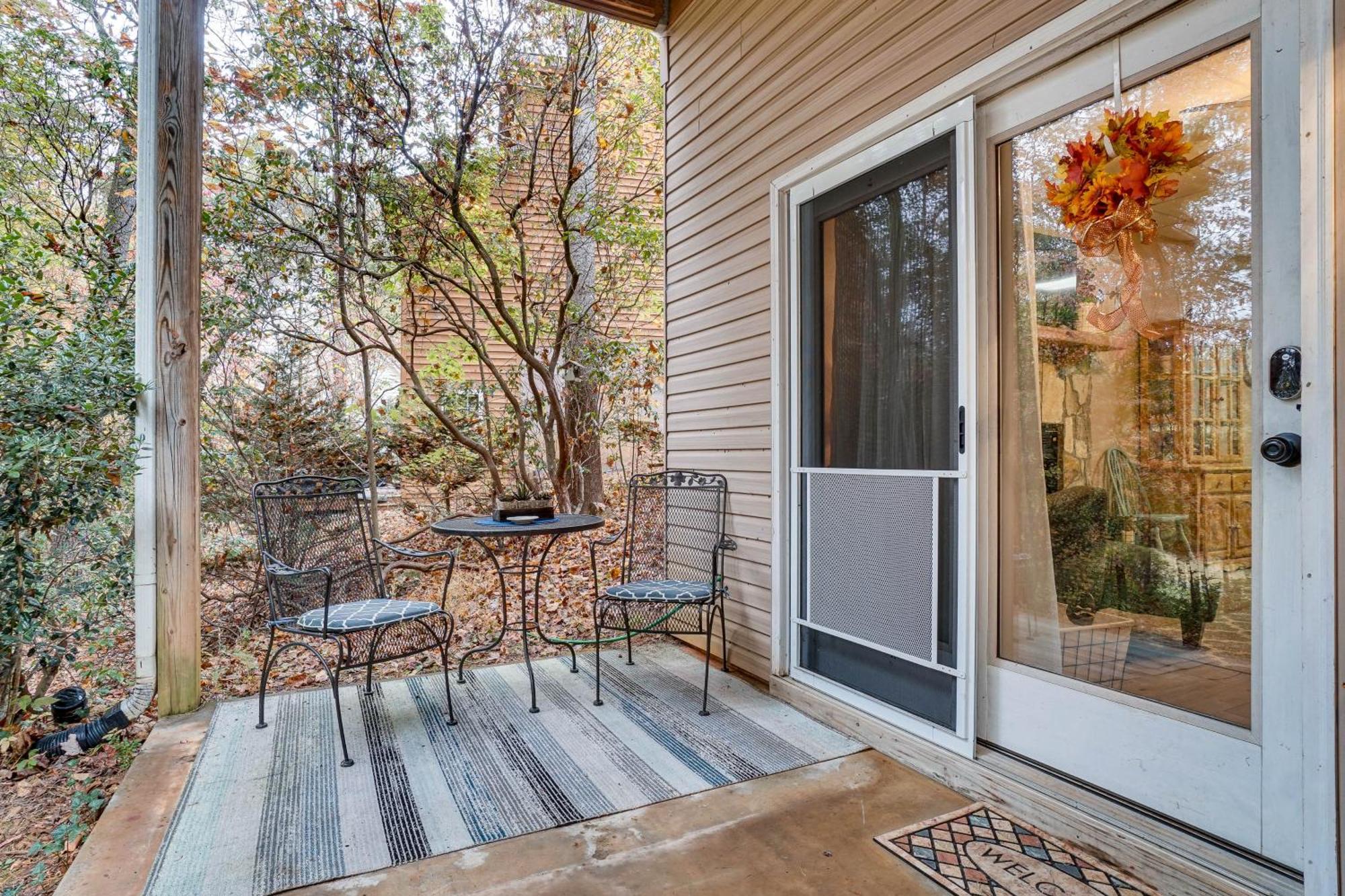 Spacious In With Porch And Balcony! * Helen